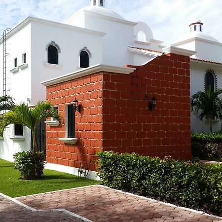 B&B Villa Hibiscus Playa del Carmen Bagian luar foto