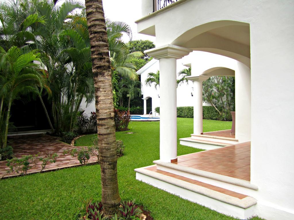 B&B Villa Hibiscus Playa del Carmen Bagian luar foto