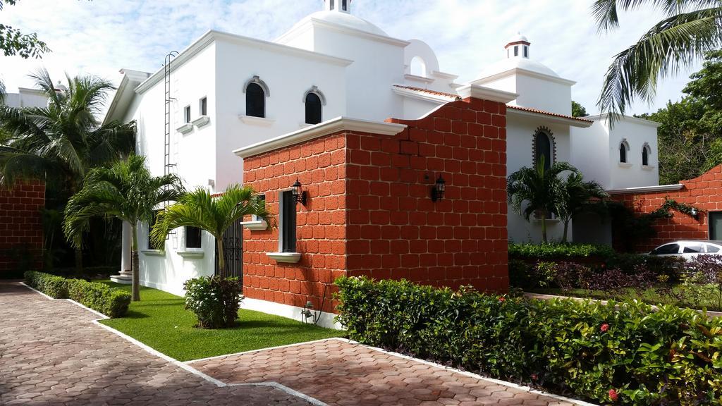 B&B Villa Hibiscus Playa del Carmen Bagian luar foto