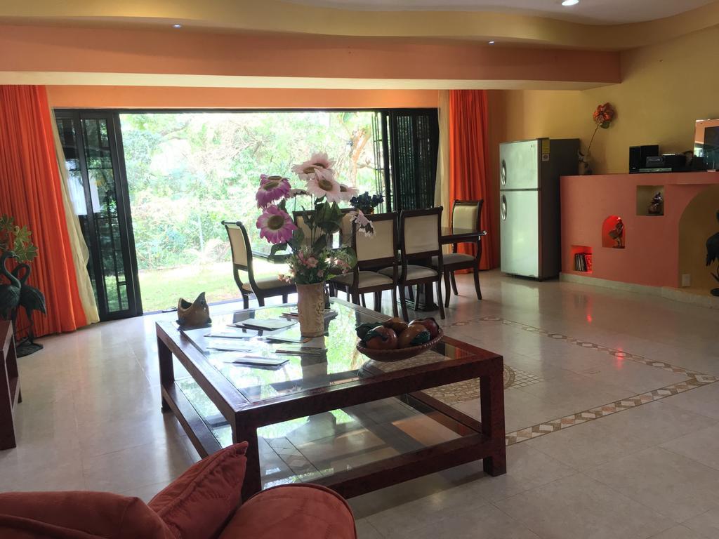 B&B Villa Hibiscus Playa del Carmen Bagian luar foto